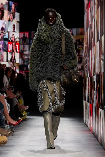 Look 38